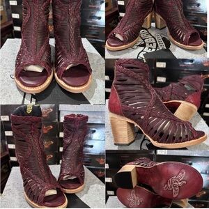 Women's Freebird Bela wine Peep-Toe
Ankle Boots